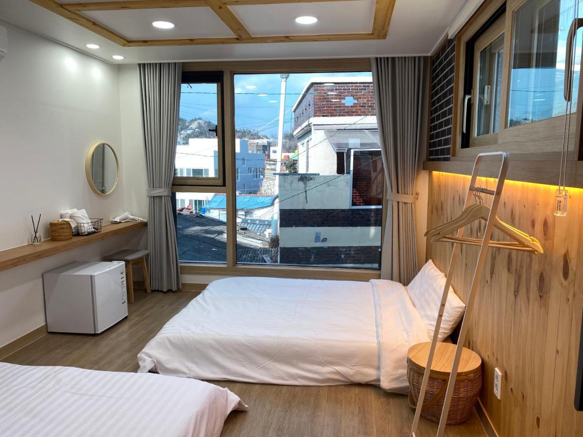 38Th Street Guesthouse Mokpho Kültér fotó